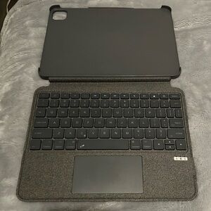 Detachable IPad Air 4th generation 10.9 inch keyboard case with a mousepad